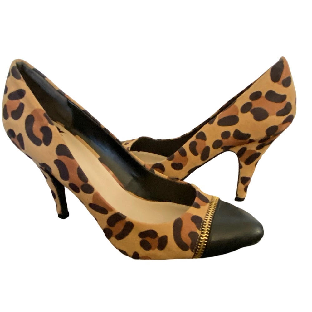 Fergalicious Selene Leopard Print Pointed Toe Zipper Embellished Heel. Sz 9.5